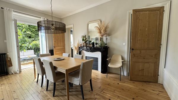 Saint-Étienne (42100) Maison de maître de 282m2 habitables avec piscine