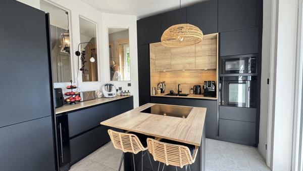 Saint-Étienne (42100) Maison de maître de 282m2 habitables avec piscine