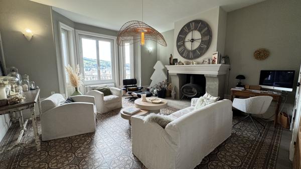 Saint-Étienne (42100) Maison de maître de 282m2 habitables avec piscine