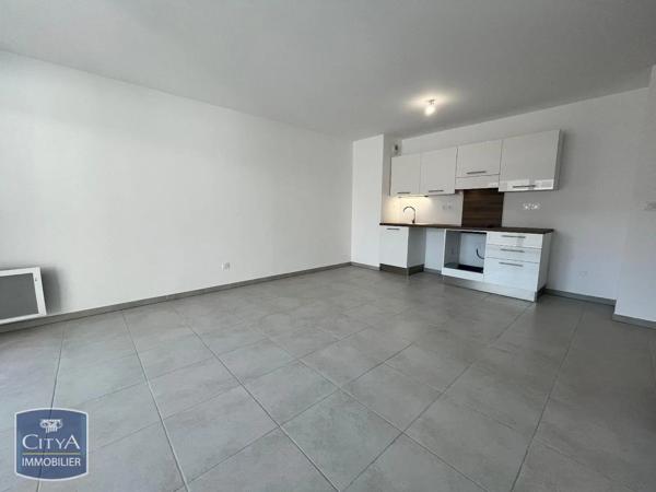 Appartement à louer 3 pièces 63.2m² Arles (13200)