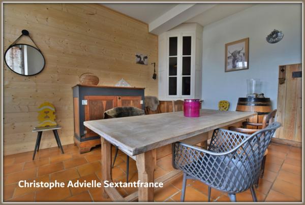 Grande maison bourgeoise et son studio indépendant au coeur d'un village avec services