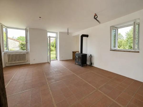 Maison de caractère rénovée avec vue sur le château de Chitr