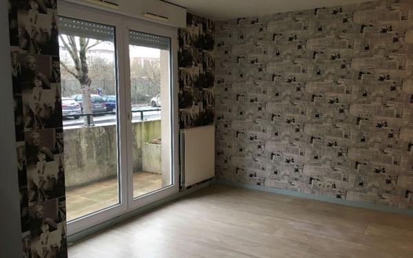 Appartement à louer    1 pièce •  Massy