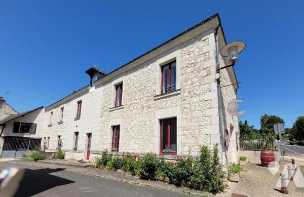 Immeuble mixte | Route des Châteaux de la Loire
Rez-de-chaussée commercial libre - restaurant,...