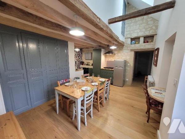 Immeuble mixte | Route des Châteaux de la Loire
Rez-de-chaussée commercial libre - restaurant,...