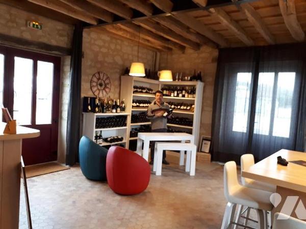 Immeuble mixte | Route des Châteaux de la Loire
Rez-de-chaussée commercial libre - restaurant,...