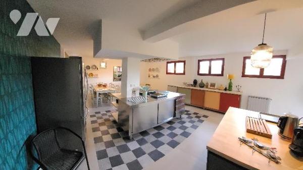Immeuble mixte | Route des Châteaux de la Loire
Rez-de-chaussée commercial libre - restaurant,...