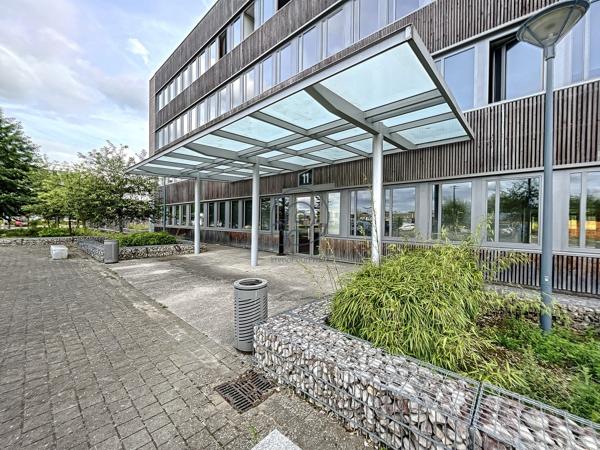 Rdc bureaux divisible - Haute Borne à vendre