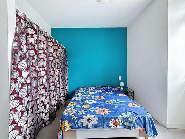 CHAMBRE DE 16m² DANS MAISON DE 144 M² - MEUBLEE - TOUTE CHARGES COMPRISES