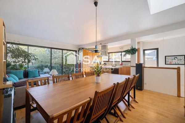 Maison d’architecte au calme, proche métro