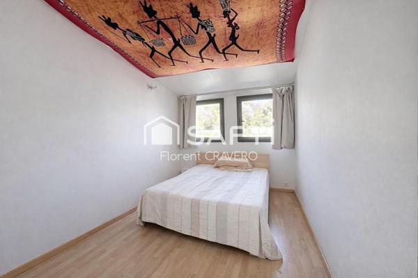 Maison d’architecte au calme, proche métro