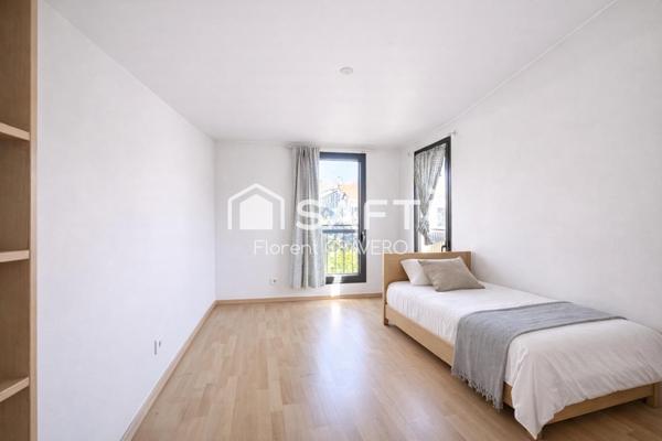 Maison d’architecte au calme, proche métro