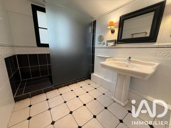 Immeuble à vendre 370 m² Saint-Maixent-l'École