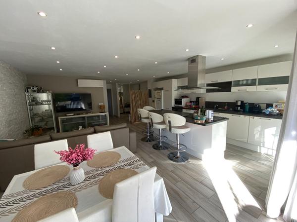 Appartement Marseille 4 pièces 88 m2 13012, Les 3 Lucs, dernier étage. Climatisation.