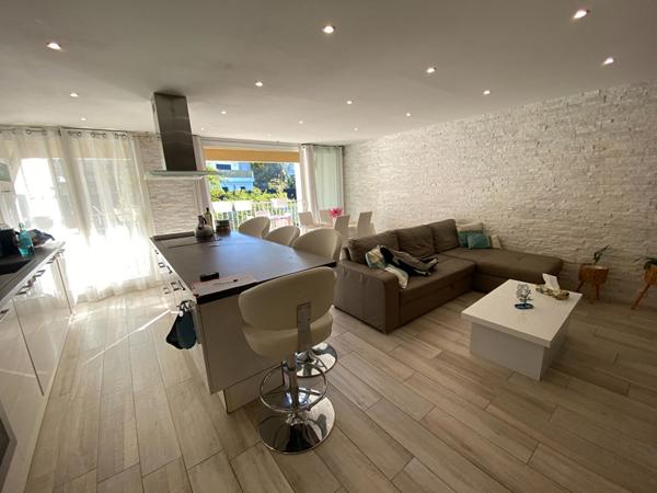 Appartement Marseille 4 pièces 88 m2 13012, Les 3 Lucs, dernier étage. Climatisation.