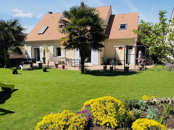 POISSY,  Maison individuelle 140 m2, face forêt de St-Germain