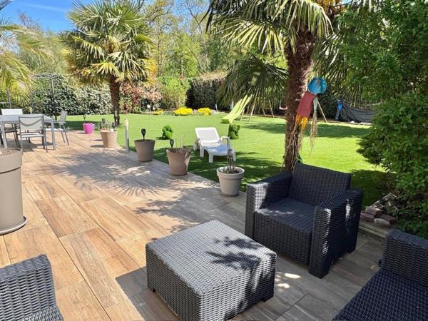 POISSY,  Maison individuelle 140 m2, face forêt de St-Germain