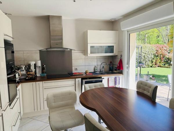 POISSY,  Maison individuelle 140 m2, face forêt de St-Germain