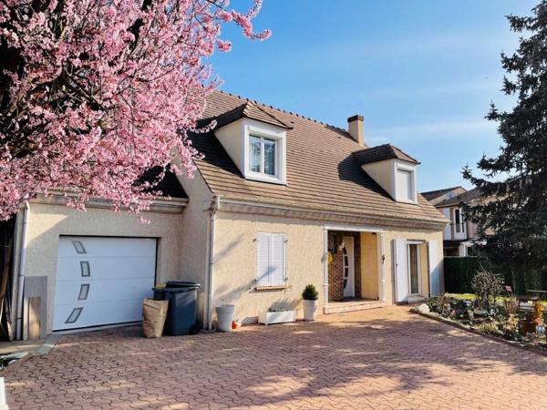 POISSY,  Maison individuelle 140 m2, face forêt de St-Germain