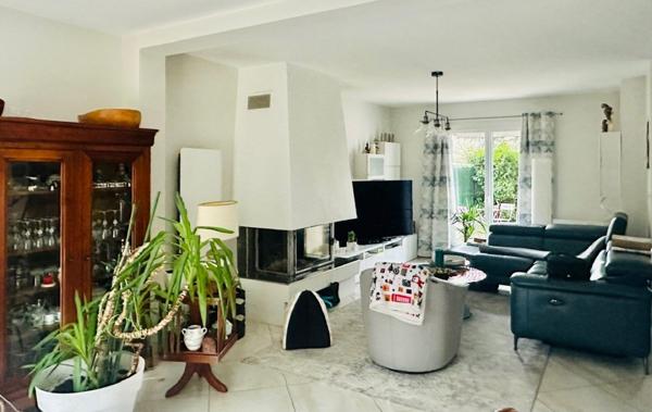 POISSY,  Maison individuelle 140 m2, face forêt de St-Germain