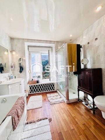 Une propriété de caractère aux volumes généreux avec un atout énergétique rare