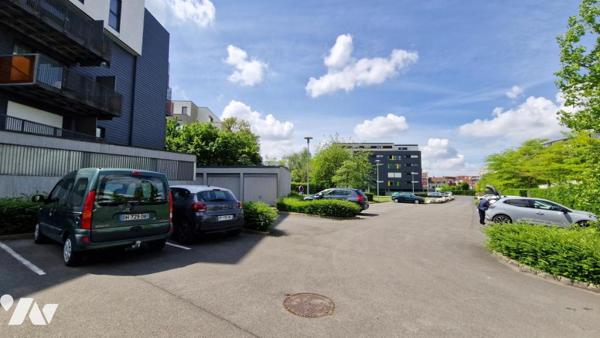 ROUBAIIX - EXCELLENT SECTEUR - PROXIMITE TRAMWAY - TYPE 2 AVEC TERRASSE - 