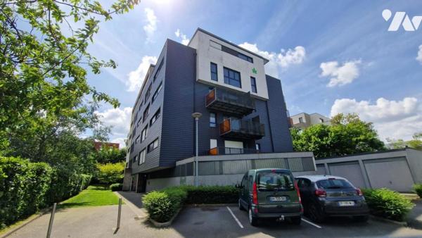 ROUBAIIX - EXCELLENT SECTEUR - PROXIMITE TRAMWAY - TYPE 2 AVEC TERRASSE - 