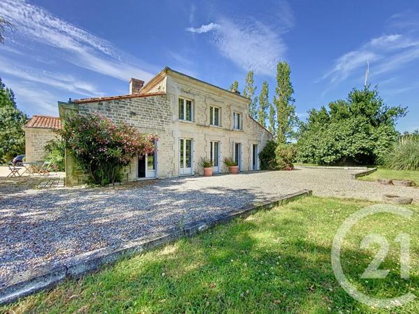 Maison à vendre  8 pièces - 190 m2 TONNAY CHARENTE - 17