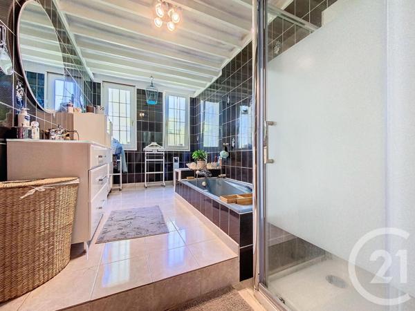 Maison à vendre  8 pièces - 190 m2 TONNAY CHARENTE - 17