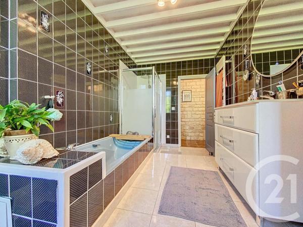 Maison à vendre  8 pièces - 190 m2 TONNAY CHARENTE - 17