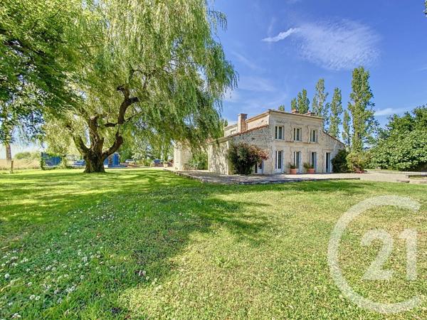 Maison à vendre  8 pièces - 190 m2 TONNAY CHARENTE - 17