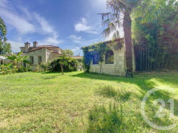 Maison à vendre  8 pièces - 190 m2 TONNAY CHARENTE - 17