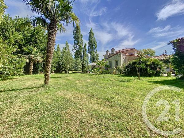 Maison à vendre  8 pièces - 190 m2 TONNAY CHARENTE - 17