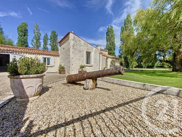 Maison à vendre  8 pièces - 190 m2 TONNAY CHARENTE - 17
