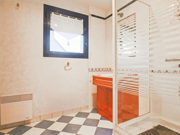 PROPRIETE D'ARCHITECTE AVEC DEPENDANCE PROCHE GUERANDE