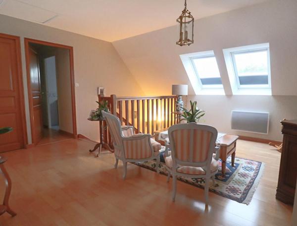 PROPRIETE D'ARCHITECTE AVEC DEPENDANCE PROCHE GUERANDE