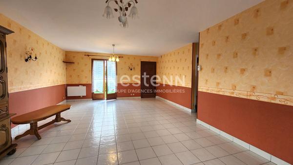 Maison de plain-pied 3 chambres avec jardin et garage à Maillé