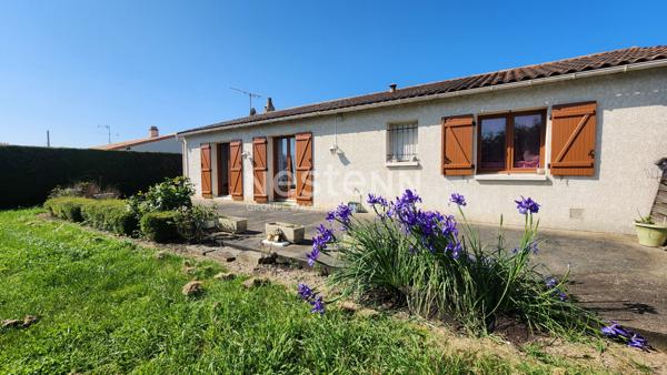 Maison de plain-pied 3 chambres avec jardin et garage à Maillé