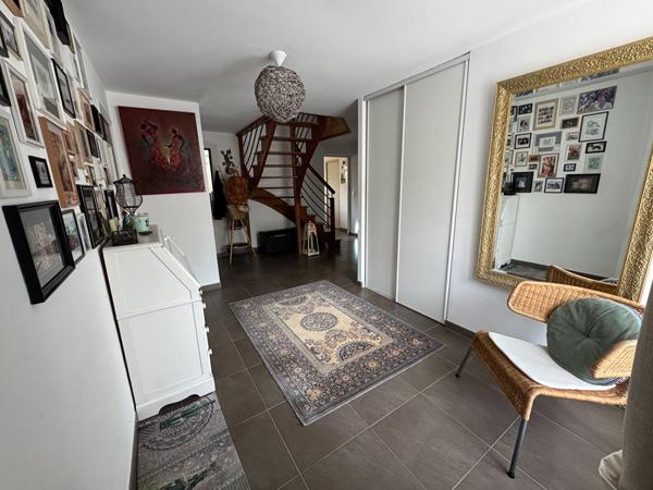 Vente maison de ville, 4 chambres, avec jardin clos sans vis à vis - LAMBALLE CENTRE
