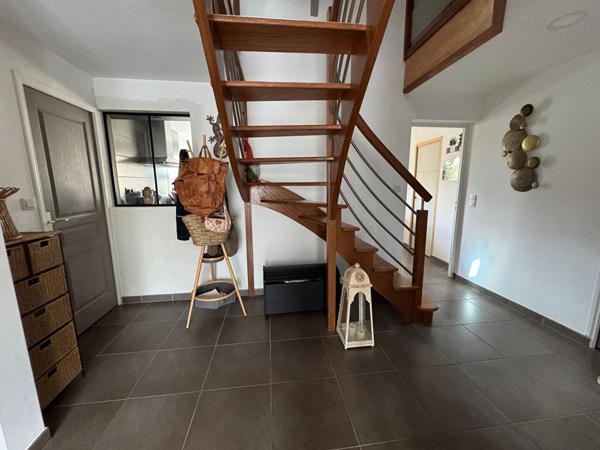 Vente maison de ville, 4 chambres, avec jardin clos sans vis à vis - LAMBALLE CENTRE