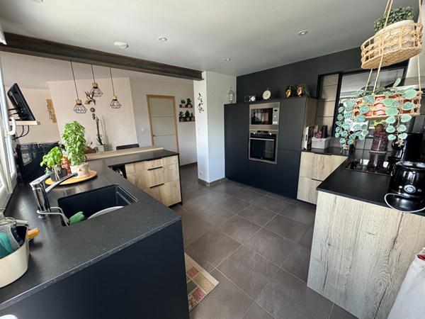 Vente maison de ville, 4 chambres, avec jardin clos sans vis à vis - LAMBALLE CENTRE