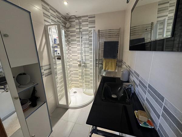 Vente maison de ville, 4 chambres, avec jardin clos sans vis à vis - LAMBALLE CENTRE