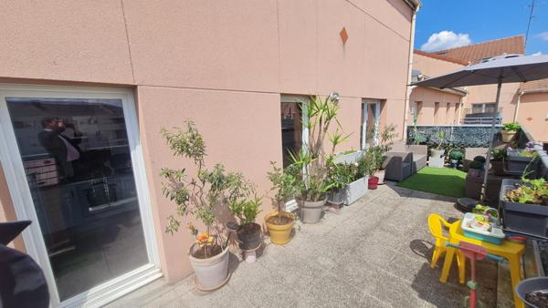 Appartement F3 2 chambres en duplex avec terrasse