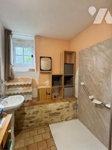 MAISON ANCIENNE A RESTAURER 