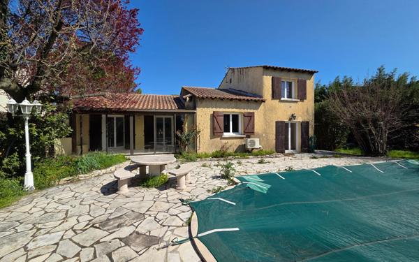 Maison à vendre    5 pièces •  Pujaut