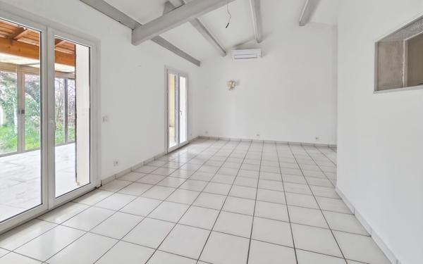 Maison à vendre    5 pièces •  Pujaut