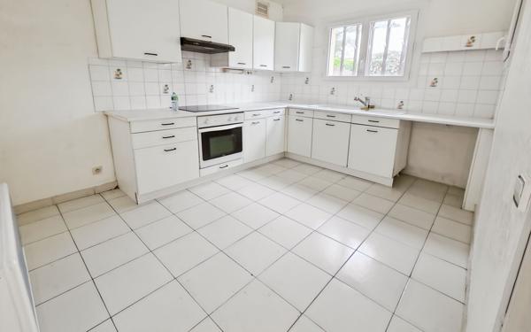 Maison à vendre    5 pièces •  Pujaut