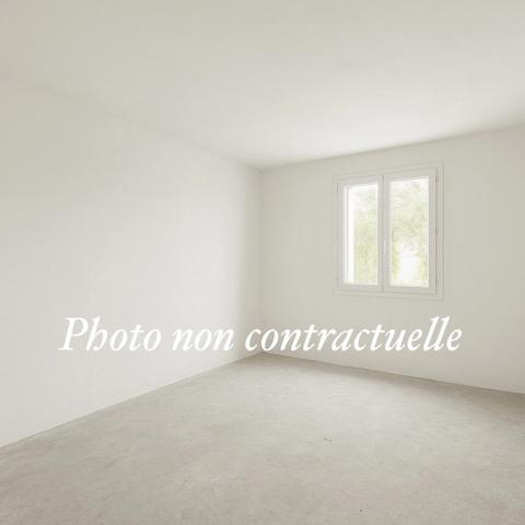 Maison à personnaliser 93 m² sur 555 m² de terrain (Le Thou 17290)