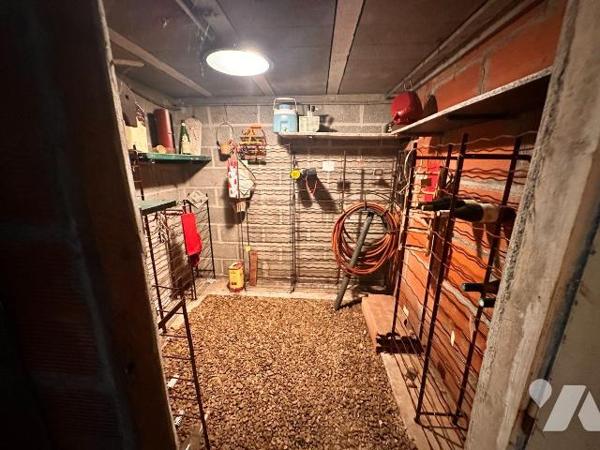 Pavillon des années 1978 sur sous-sol total comprenant :
Au rez-de-chaussée une entrée desserv...