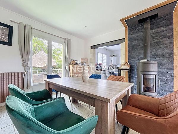 Maison familiale de 113 m², 4 chambres, avec piscine chauffée , jardin et sous-sol complet/garage au coeur d'Avrillé